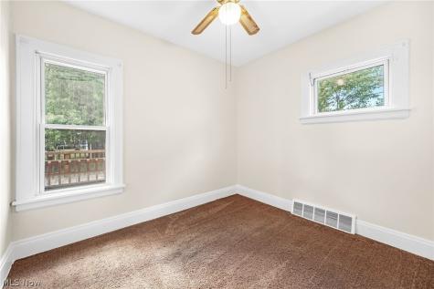 3358 W 97th Cleveland OH 44102