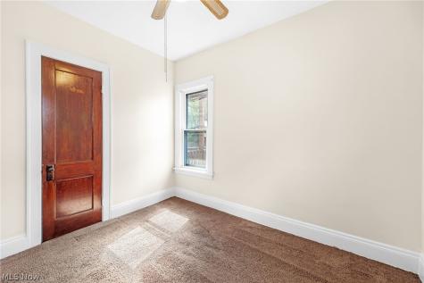 3358 W 97th Cleveland OH 44102