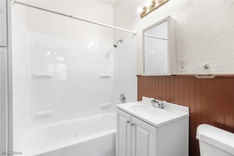 3358 W 97th Cleveland OH 44102