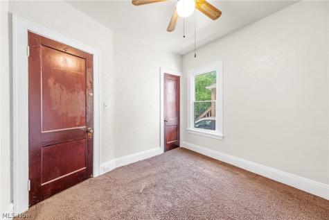 3358 W 97th Cleveland OH 44102