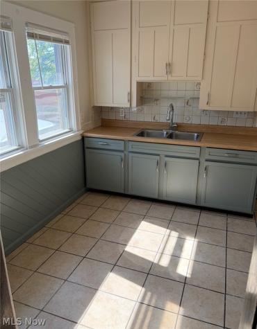 3358 W 97th Cleveland OH 44102