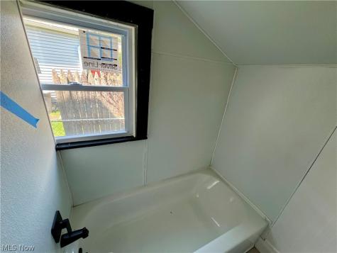4212 Apple Avenue Cleveland OH 44113