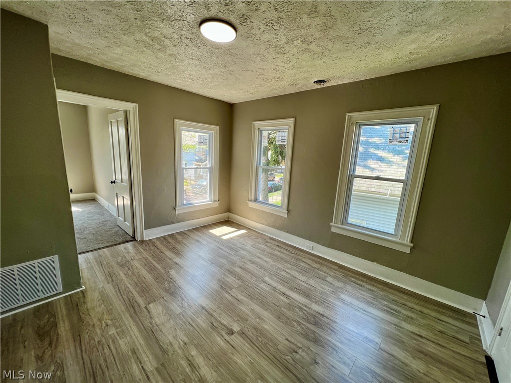 4212 Apple Avenue Cleveland OH 44113