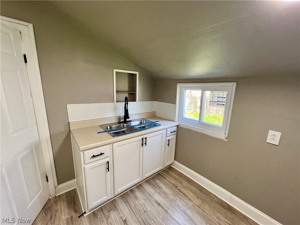 4212 Apple Avenue Cleveland OH 44113