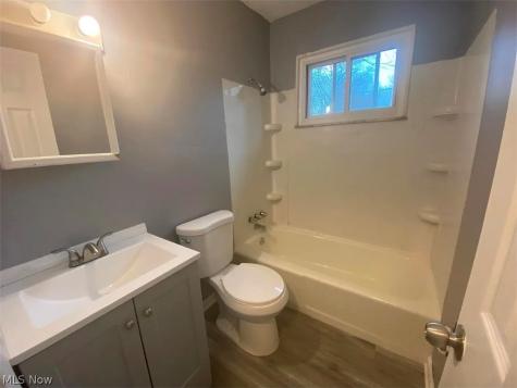 1382 Bellevue Avenue Akron OH 44320