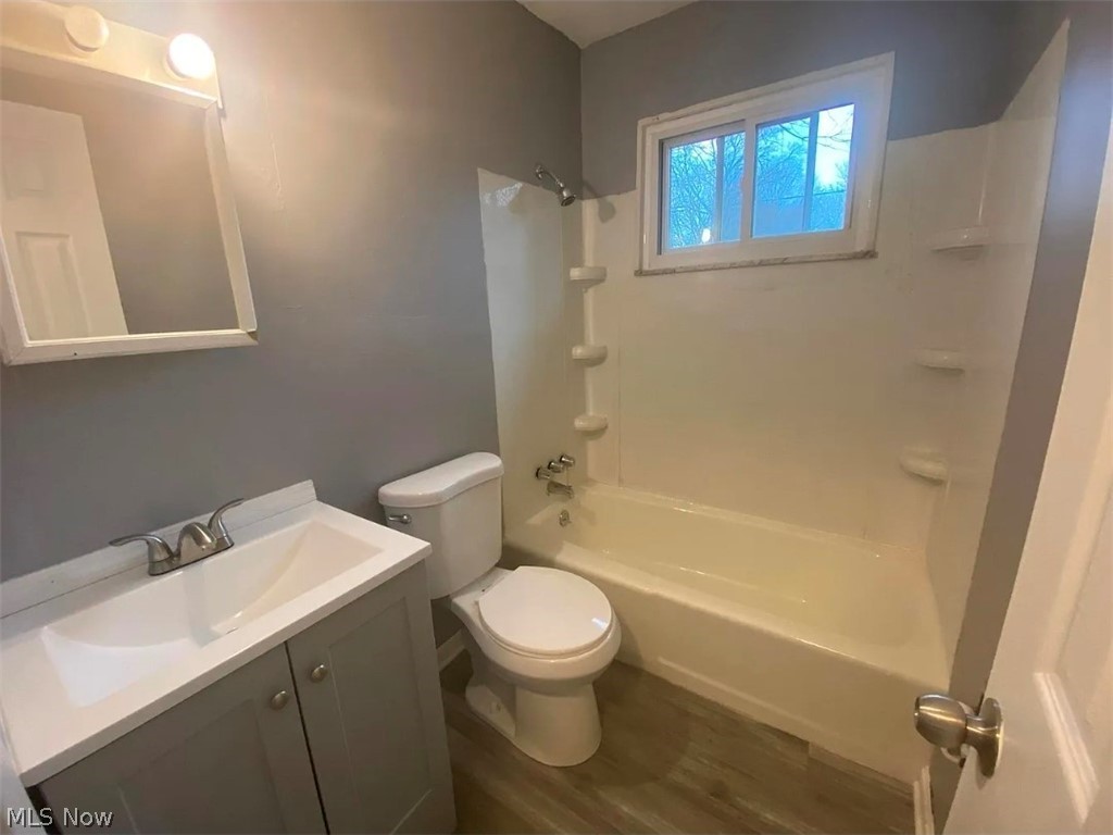 1382 Bellevue Avenue Akron OH 44320