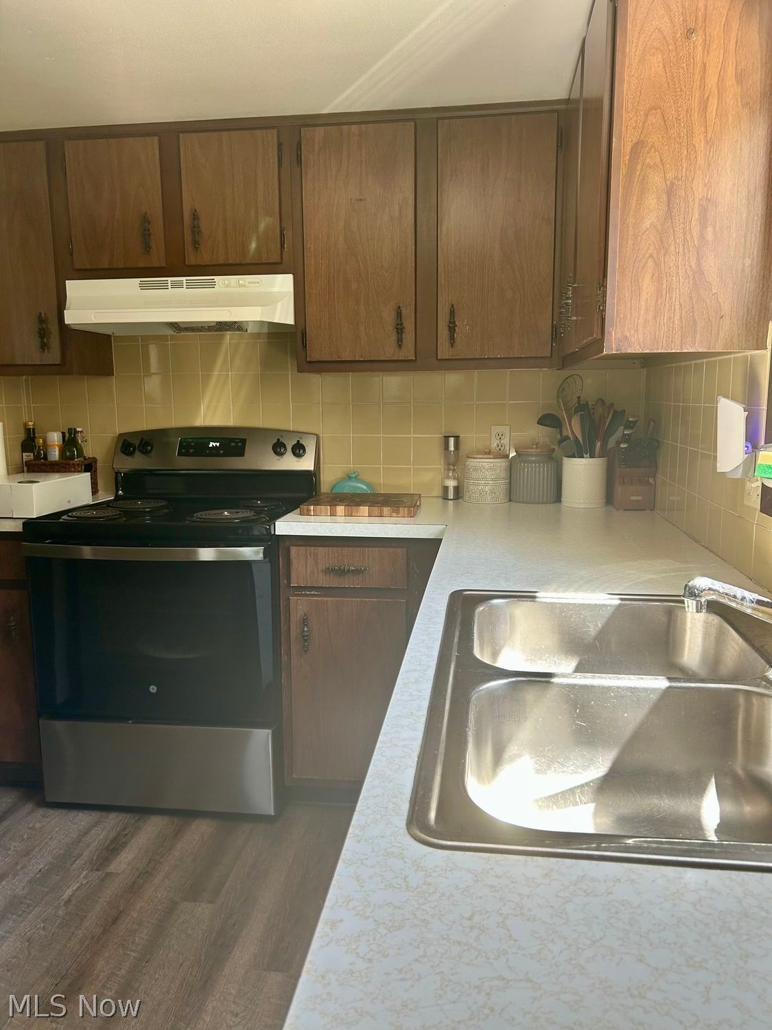 126 Hemlock Drive Elyria OH 44035