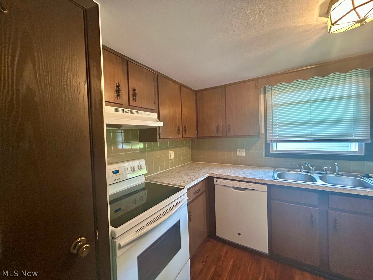 126 Hemlock Drive Elyria OH 44035