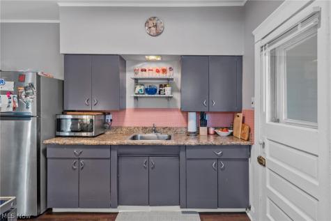 1265-1267 W 108th Street Cleveland OH 44102