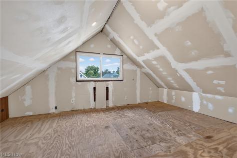 14969 Delaware Avenue Lakewood OH 44107