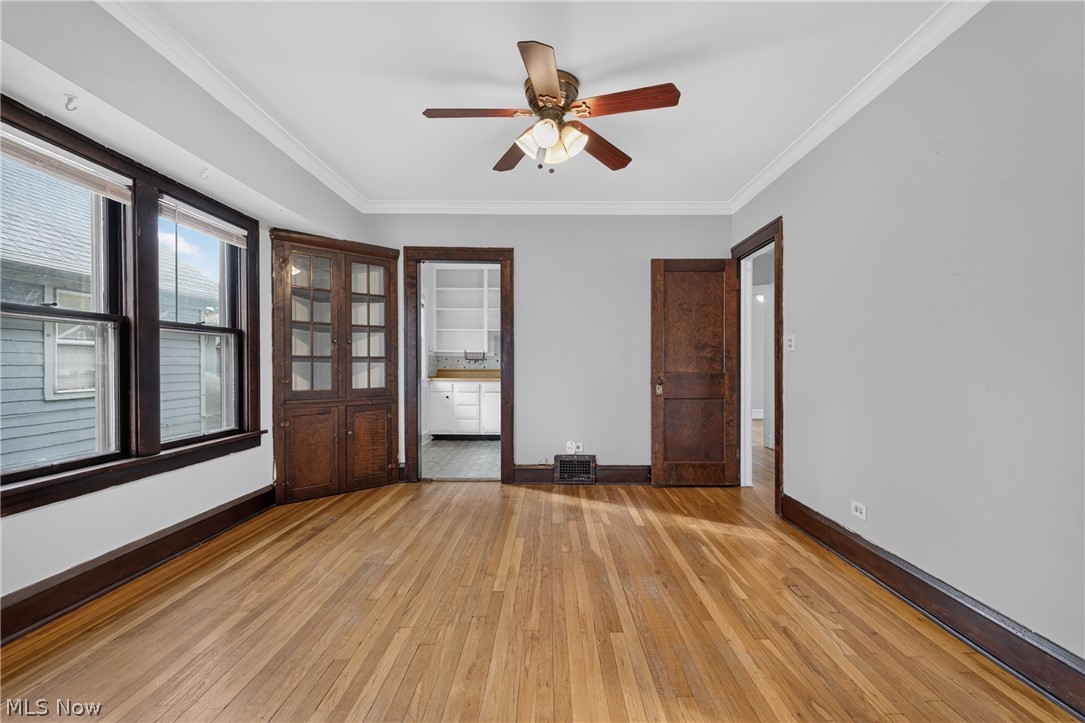 14969 Delaware Avenue Lakewood OH 44107