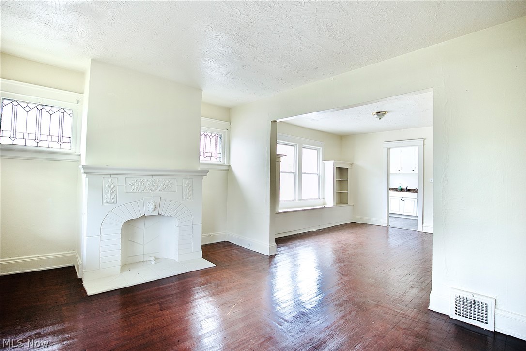 11825 Lenacrave Avenue Cleveland OH 44105