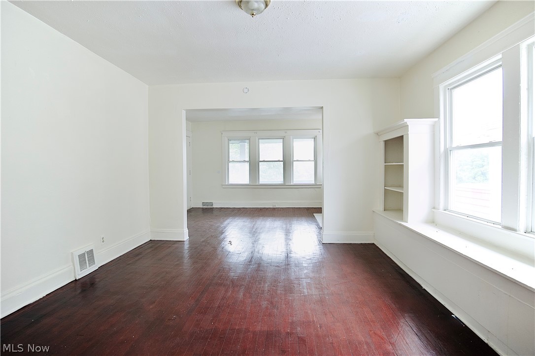 11825 Lenacrave Avenue Cleveland OH 44105