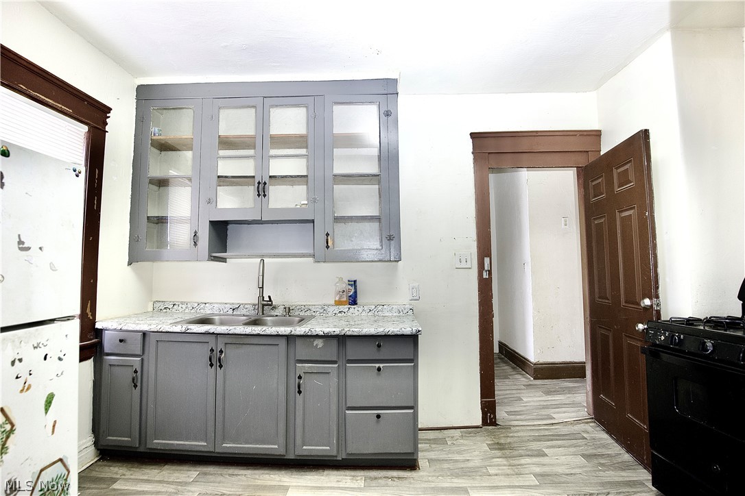 11825 Lenacrave Avenue Cleveland OH 44105