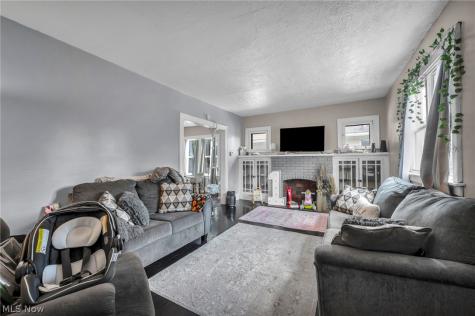 1288 Pondview Avenue Akron OH 44305