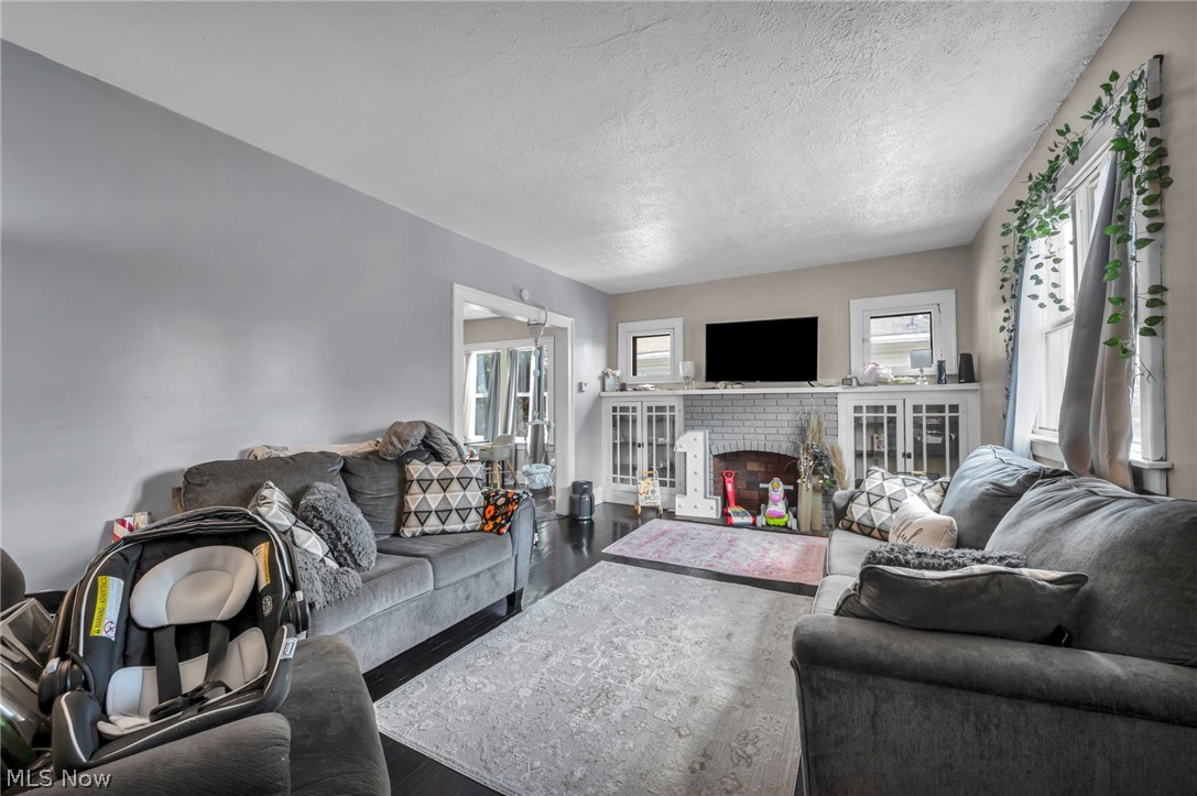1288 Pondview Avenue Akron OH 44305