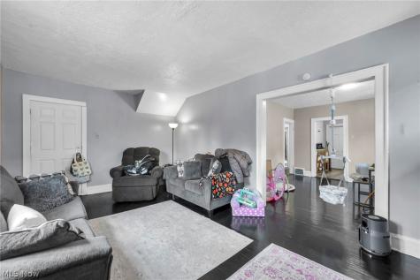 1288 Pondview Avenue Akron OH 44305
