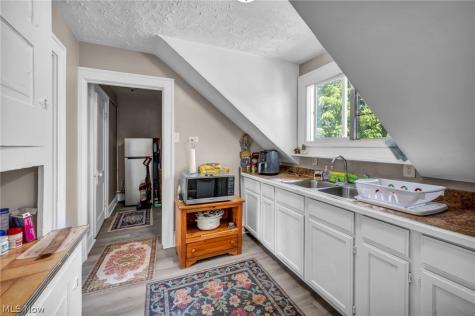 1288 Pondview Avenue Akron OH 44305