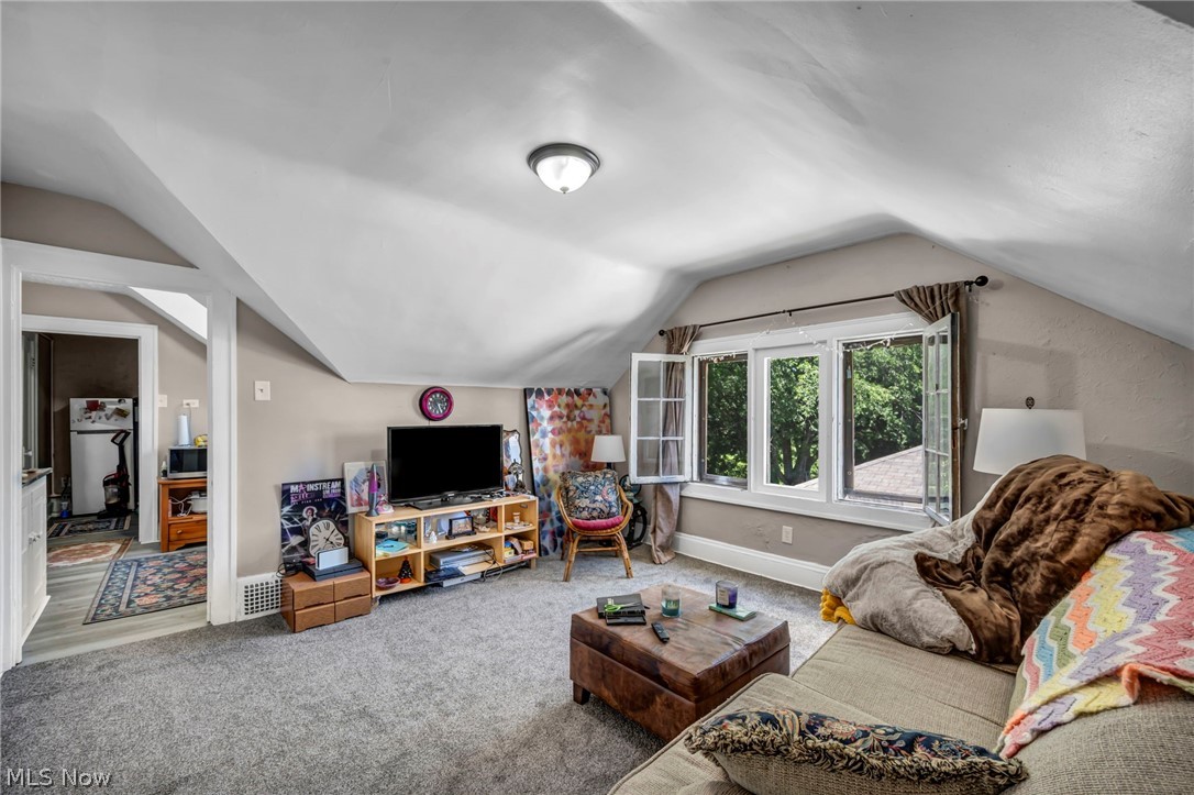1288 Pondview Avenue Akron OH 44305