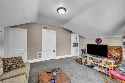 1288 Pondview Avenue Akron OH 44305