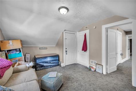 1288 Pondview Avenue Akron OH 44305