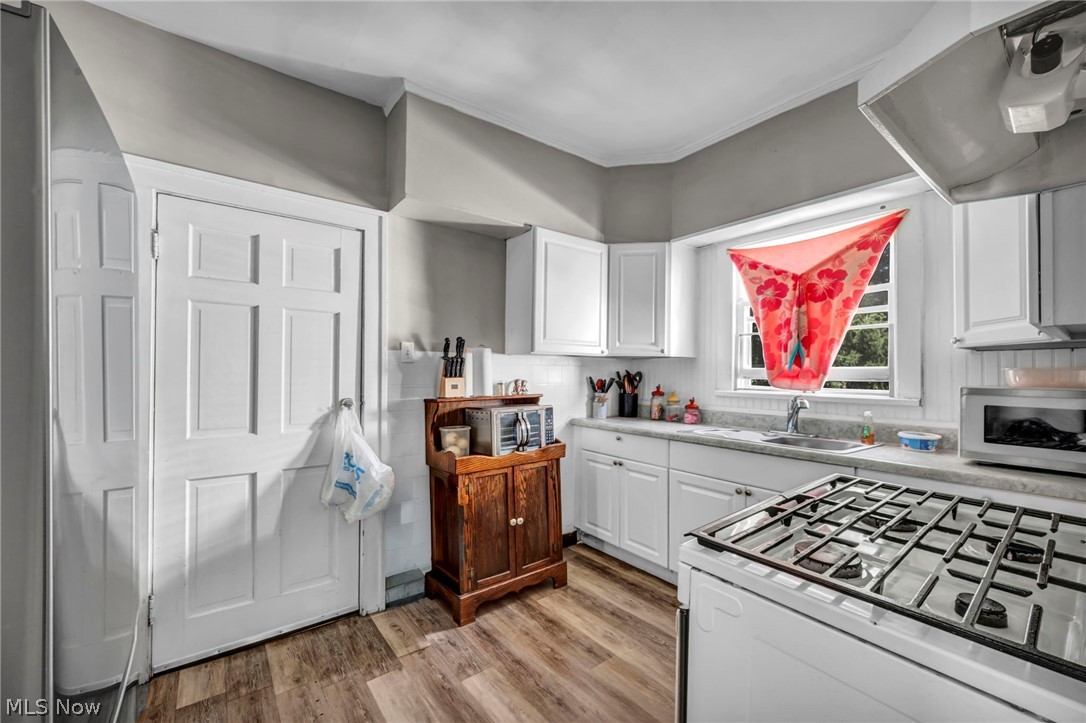 1288 Pondview Avenue Akron OH 44305