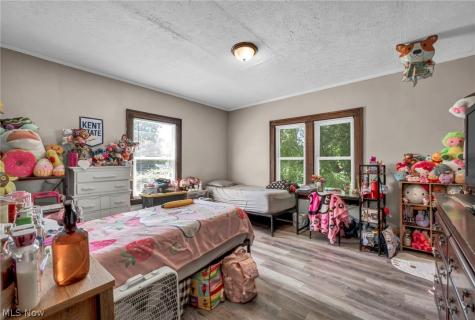 1288 Pondview Avenue Akron OH 44305