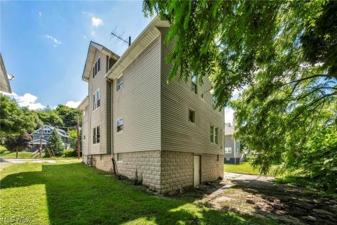 1288 Pondview Avenue Akron OH 44305