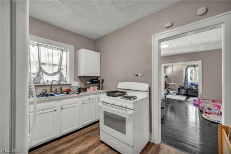 1288 Pondview Avenue Akron OH 44305