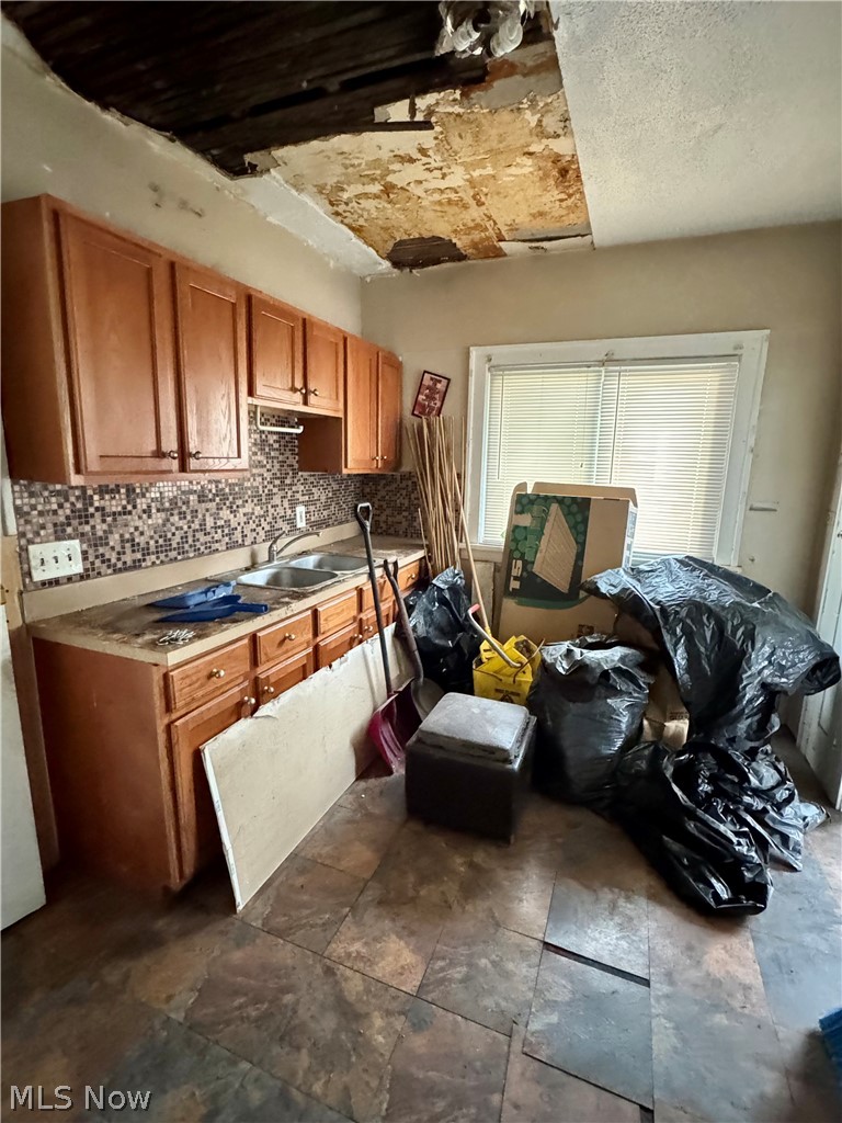 1541 Glenmont Road East Cleveland OH 44118