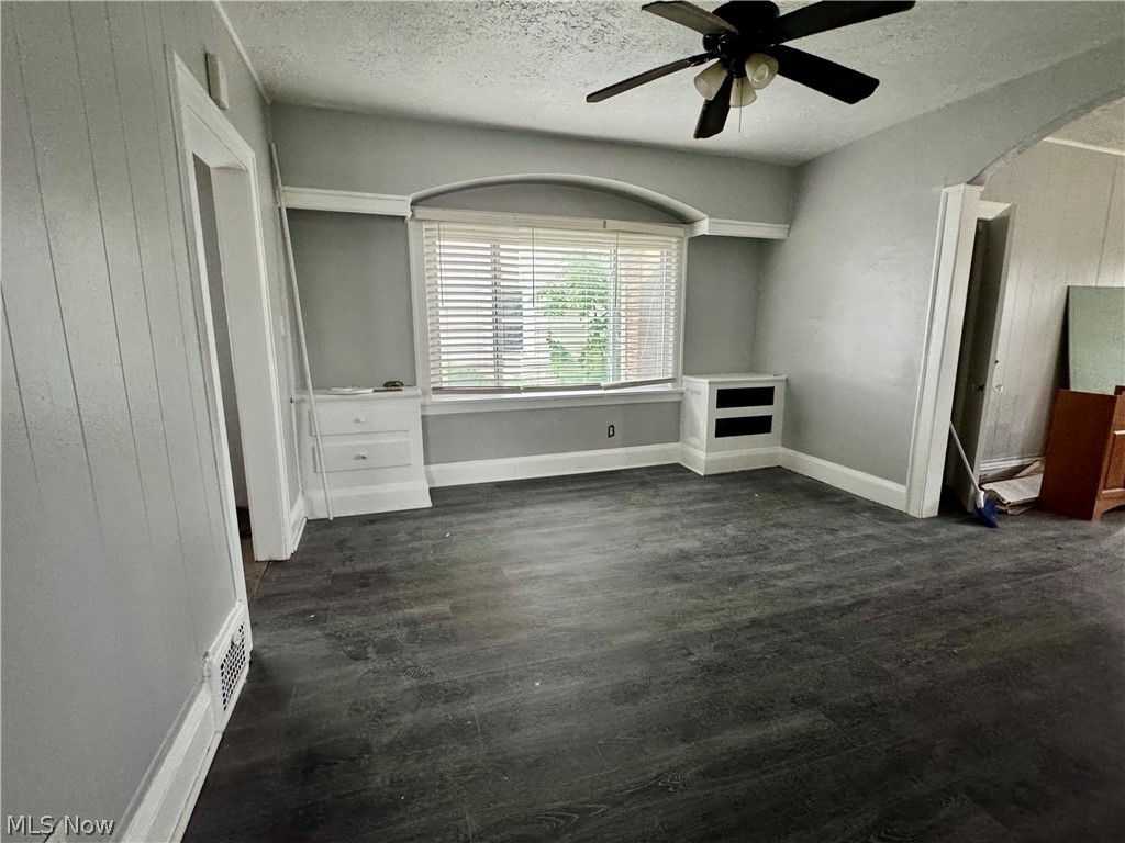 1541 Glenmont Road East Cleveland OH 44118