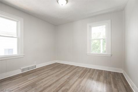 723 E 162nd Street Cleveland OH 44110