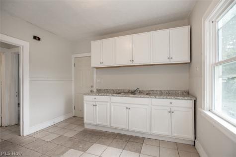 723 E 162nd Street Cleveland OH 44110