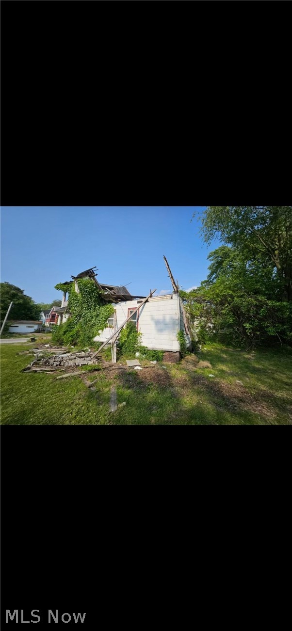 13318 Hartford Road East Cleveland OH 44112