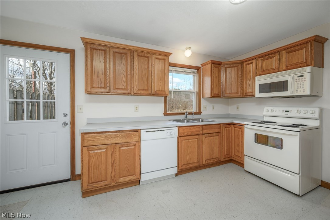 8464 & 8446 Tallmadge Road Ravenna OH 44412