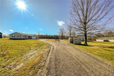 8464 & 8446 Tallmadge Road Ravenna OH 44412