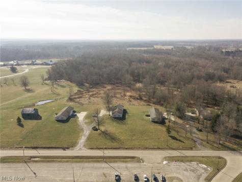 8464 & 8446 Tallmadge Road Ravenna OH 44412