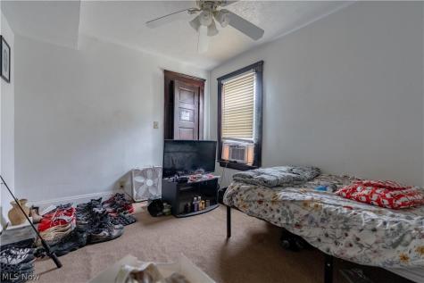 4619 Pearse Avenue Newburgh Heights OH 44105
