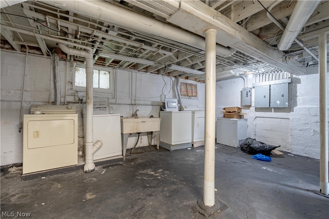 4619 Pearse Avenue Newburgh Heights OH 44105