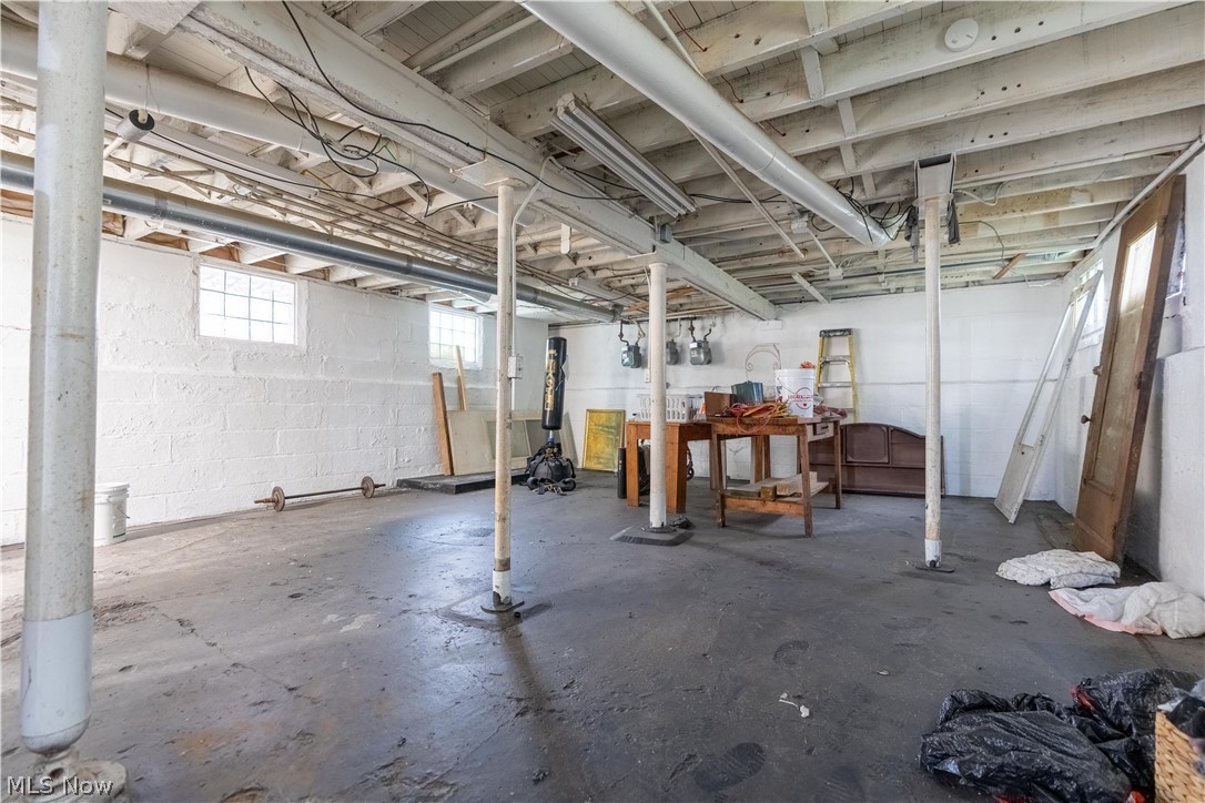 4619 Pearse Avenue Newburgh Heights OH 44105