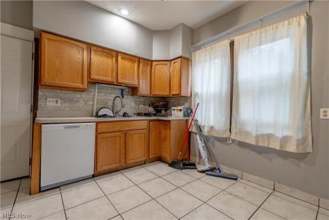 4619 Pearse Avenue Newburgh Heights OH 44105