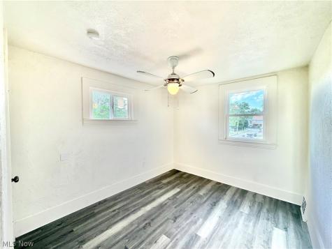 4025 Henritze Avenue Cleveland OH 44109