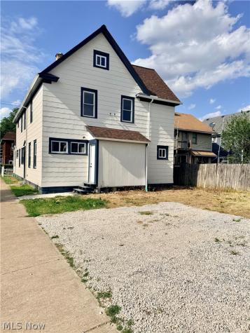 4025 Henritze Avenue Cleveland OH 44109