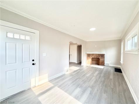 4025 Henritze Avenue Cleveland OH 44109