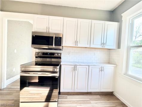 4025 Henritze Avenue Cleveland OH 44109