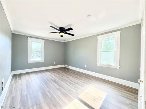 4025 Henritze Avenue Cleveland OH 44109
