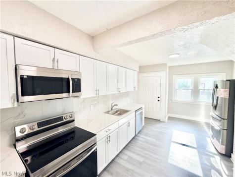 4025 Henritze Avenue Cleveland OH 44109
