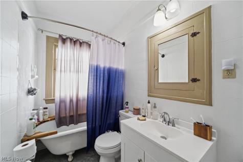 3140 Meadowbrook Boulevard Cleveland Heights OH 44118