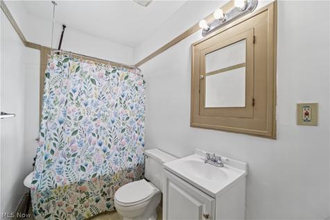 3140 Meadowbrook Boulevard Cleveland Heights OH 44118