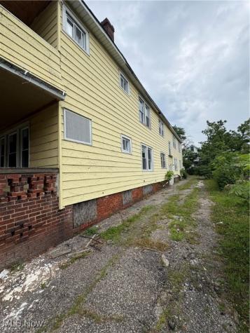 3291 E 145th Street Cleveland OH 44120